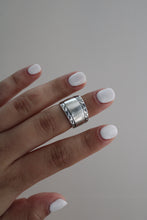 Load image into Gallery viewer, Size 5 Spoon Ring