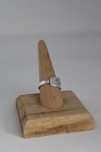 Load image into Gallery viewer, Size 9.5 Spoon Ring
