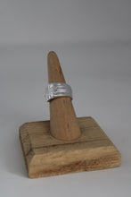 Load image into Gallery viewer, Size 6.5 Spoon Ring