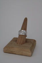 Load image into Gallery viewer, Size 8.5 Spoon Ring