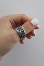 Load image into Gallery viewer, Size 10.5 Spoon Ring