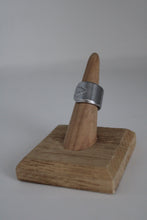 Load image into Gallery viewer, Size 5.5 Spoon Ring