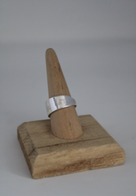 Load image into Gallery viewer, Size 8.5 Spoon Ring