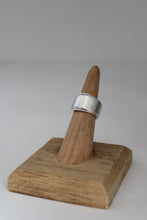 Load image into Gallery viewer, Size 5 Spoon Ring