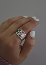 Load image into Gallery viewer, Spoon Ring | Daffodil