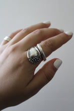 Load image into Gallery viewer, Size 8.5 Spoon Ring