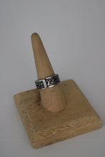 Load image into Gallery viewer, Roses Spoon Ring