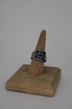 Load image into Gallery viewer, Size 8 Spoon Ring