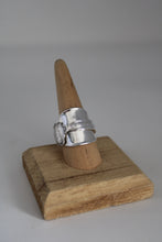 Load image into Gallery viewer, Size 8.5 Spoon Ring