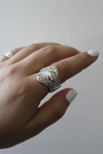 Load image into Gallery viewer, Size 8.5 Spoon Ring