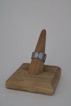 Load image into Gallery viewer, Size 7.5 Spoon Ring