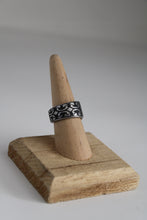 Load image into Gallery viewer, Size 7 Spoon Ring