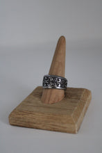 Load image into Gallery viewer, Size 10.5 Spoon Ring