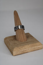 Load image into Gallery viewer, Size 7.5 Spoon Ring