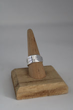 Load image into Gallery viewer, Size 9.5 Spoon Ring