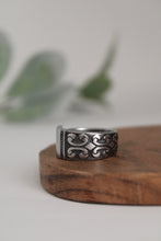 Load image into Gallery viewer, Size 10 Spoon Ring
