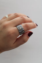 Load image into Gallery viewer, Size 7.5 Spoon Ring