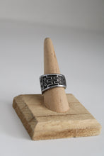 Load image into Gallery viewer, Size 9 Spoon Ring