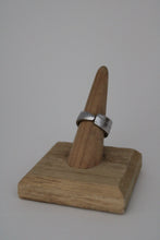 Load image into Gallery viewer, Size 8.5 Spoon Ring