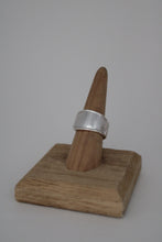 Load image into Gallery viewer, Size 8 Spoon Ring