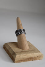 Load image into Gallery viewer, Size 6 Spoon Ring