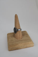 Load image into Gallery viewer, Size 9 Spoon Ring