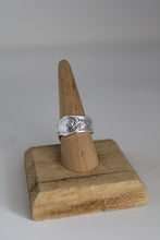 Load image into Gallery viewer, Size 8.5 Spoon Ring