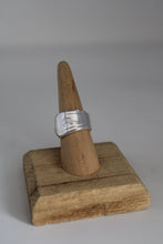 Load image into Gallery viewer, Size 7.5 Spoon Ring