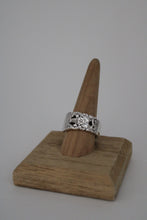 Load image into Gallery viewer, Size 10.5 Spoon Ring