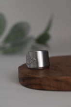 Load image into Gallery viewer, Size 5.5 Spoon Ring
