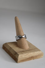 Load image into Gallery viewer, Size 8.5 Spoon Ring
