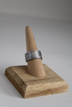 Load image into Gallery viewer, Size 8 Spoon Ring