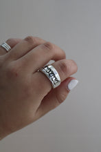 Load image into Gallery viewer, Size 8/8.5 Spoon Ring