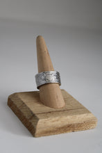 Load image into Gallery viewer, Size 9 Spoon Ring