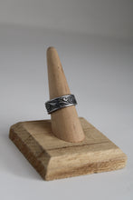 Load image into Gallery viewer, Size 8/8.5 Spoon Ring