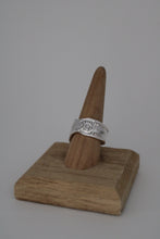 Load image into Gallery viewer, Size 9.5 Spoon Ring