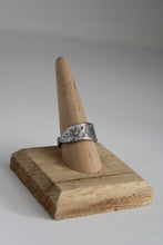 Load image into Gallery viewer, Size 9.5 Spoon Ring