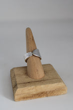 Load image into Gallery viewer, Size 8.5 Spoon Ring