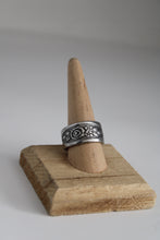 Load image into Gallery viewer, Size 10 Spoon Ring