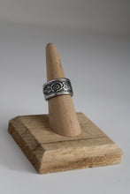 Load image into Gallery viewer, Size 6.5 Spoon Ring