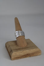 Load image into Gallery viewer, Size 8.5 Spoon Ring