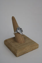 Load image into Gallery viewer, Size 8.5 Spoon Ring