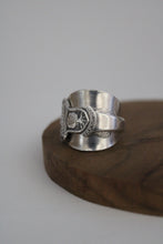 Load image into Gallery viewer, Size 9.5 Spoon Ring