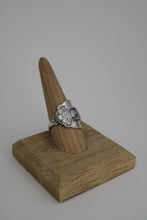 Load image into Gallery viewer, Size 9.5 Spoon Ring