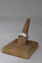 Load image into Gallery viewer, Size 8.5 Spoon Ring