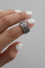 Load image into Gallery viewer, Size 4.5/5 Spoon Ring