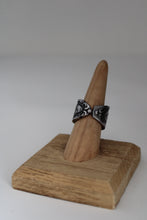 Load image into Gallery viewer, Size 7/7.5 Spoon Ring