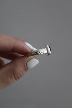 Load image into Gallery viewer, Size 6.5 Onyx Ring
