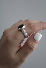 Load image into Gallery viewer, Size 7.5 Onyx Ring