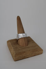 Load image into Gallery viewer, Size 10 Spoon Ring